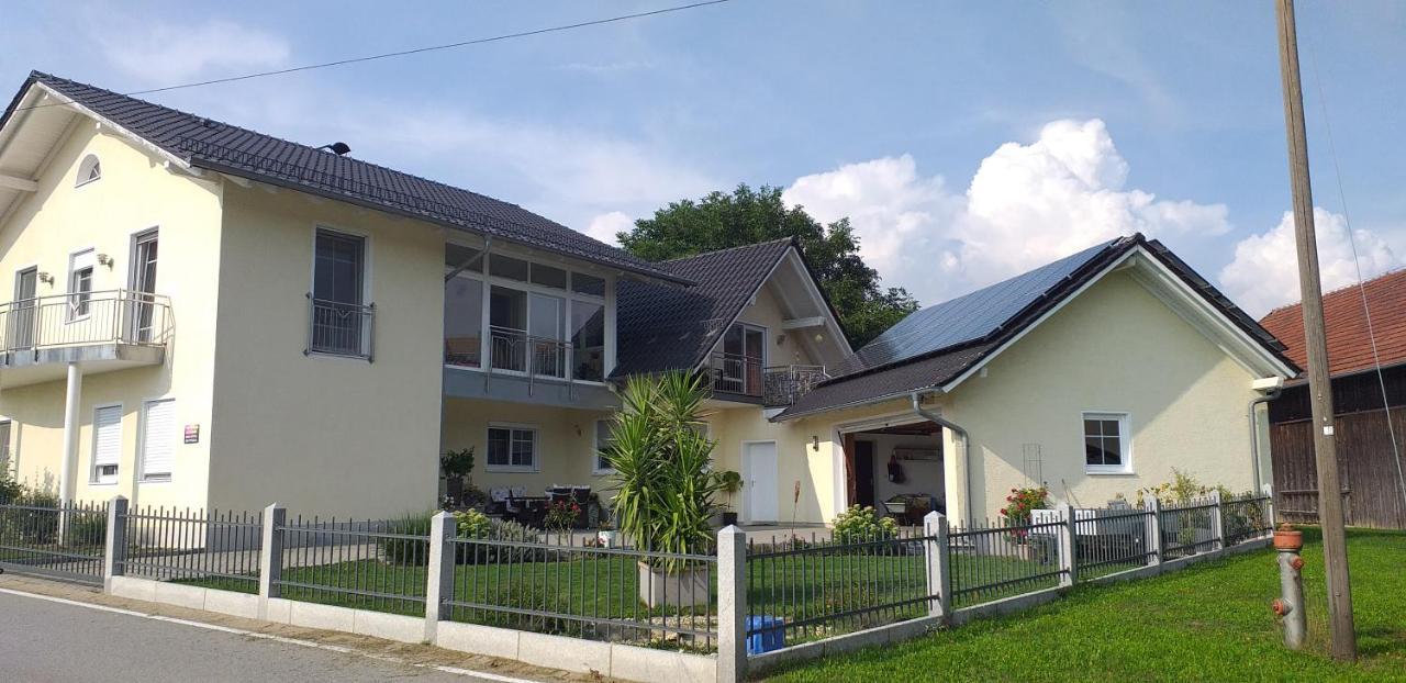 Apartmán Bei Den Geissens Aldersbach Exteriér fotografie